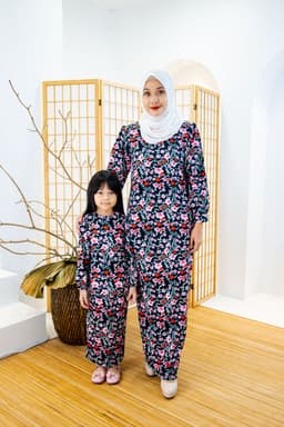 Kurung Aires Kids - Black - Image 1