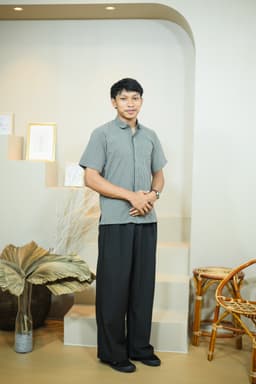 Kemeja Ali Kotak - Black - Image 1
